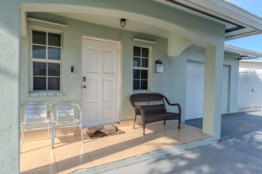 Spacious 4BR/2BA CBS home on a massive, fully fenced 9,000 SF - photo 3