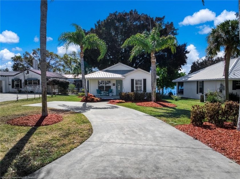Experience the ultimate lakefront living in Florida with this - photo 45