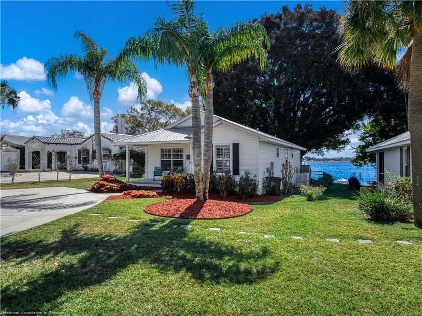 Experience the ultimate lakefront living in Florida with this - photo 46