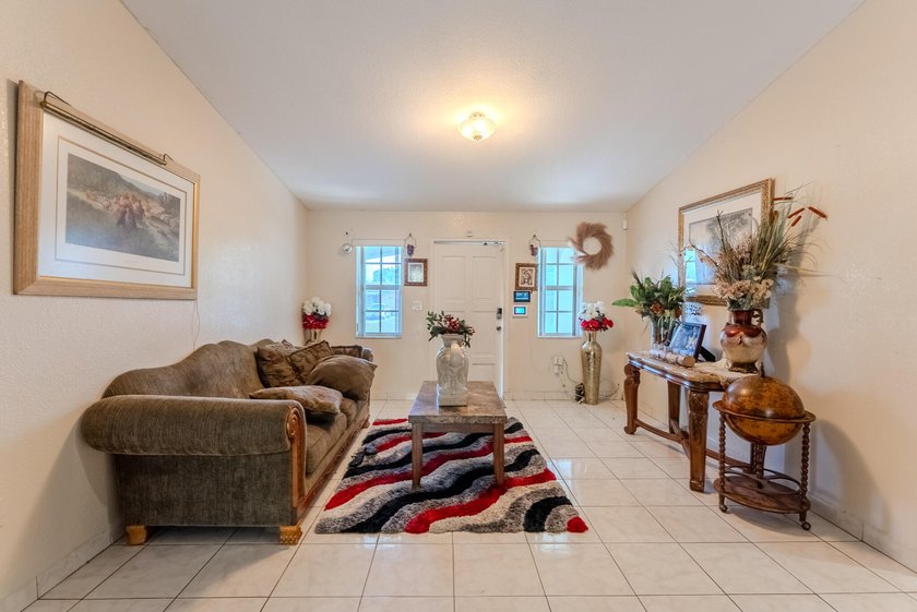 Spacious 4BR/2BA CBS home on a massive, fully fenced 9,000 SF - photo 6