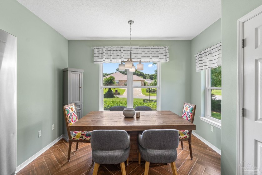 Welcome to this beautifully maintained solid brick home - photo 19