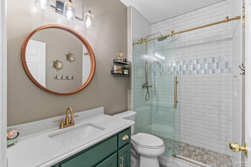 Welcome to this beautifully maintained solid brick home - photo 25