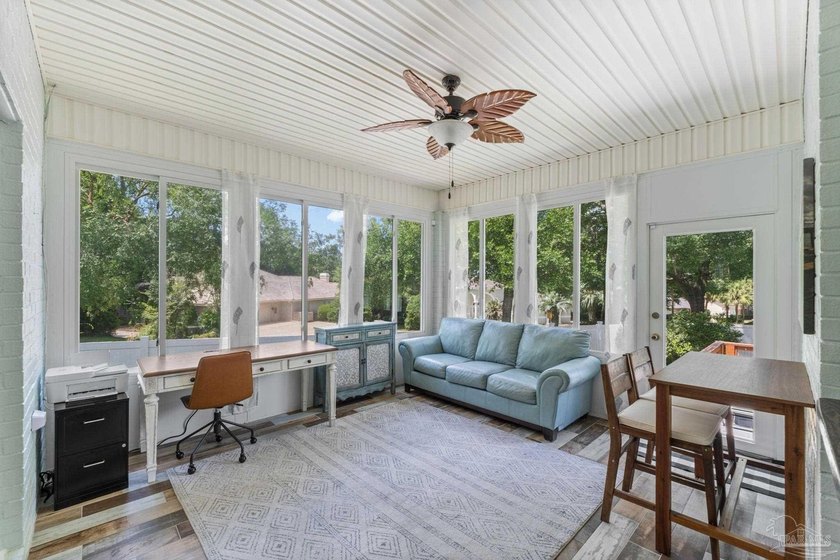 Welcome to this beautifully maintained solid brick home - photo 33