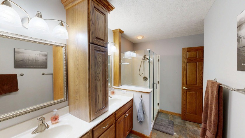 Exquisitely maintained ranch-style home. SOLD - photo 17