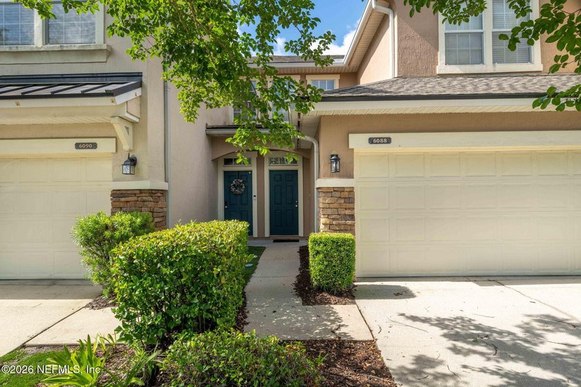 Well maintained 3 Bedroom/2.5 Bath Townhome with 1,773 sq. ft - photo 2