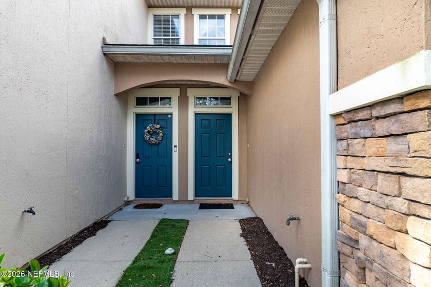 Well maintained 3 Bedroom/2.5 Bath Townhome with 1,773 sq. ft - photo 3