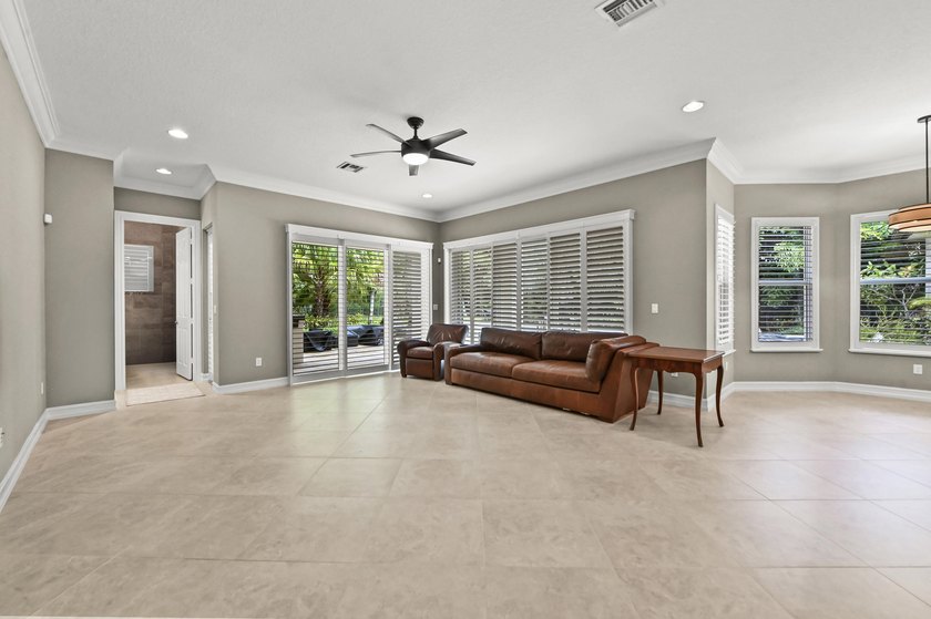 Welcome to this exceptional two-story estate in the exclusive - photo 23
