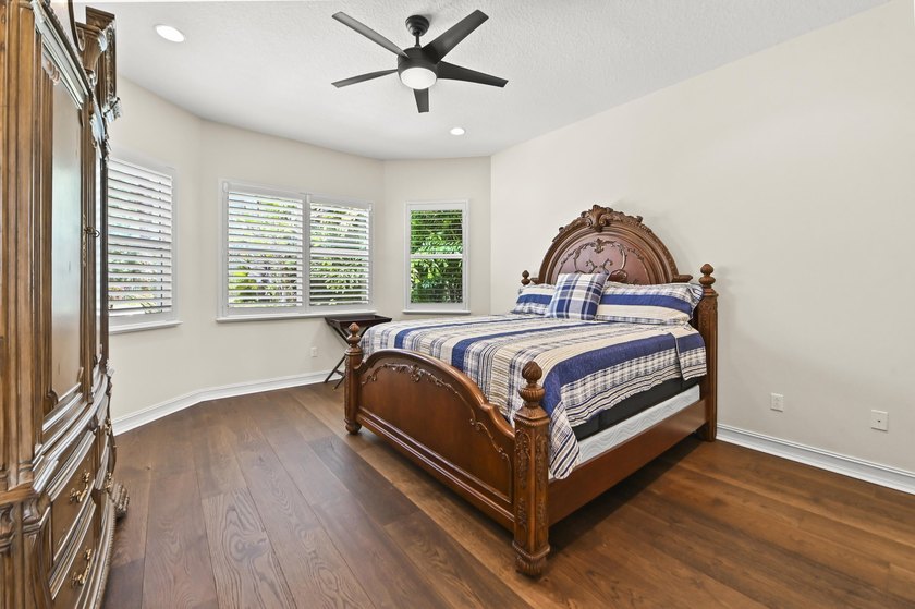 Welcome to this exceptional two-story estate in the exclusive - photo 34