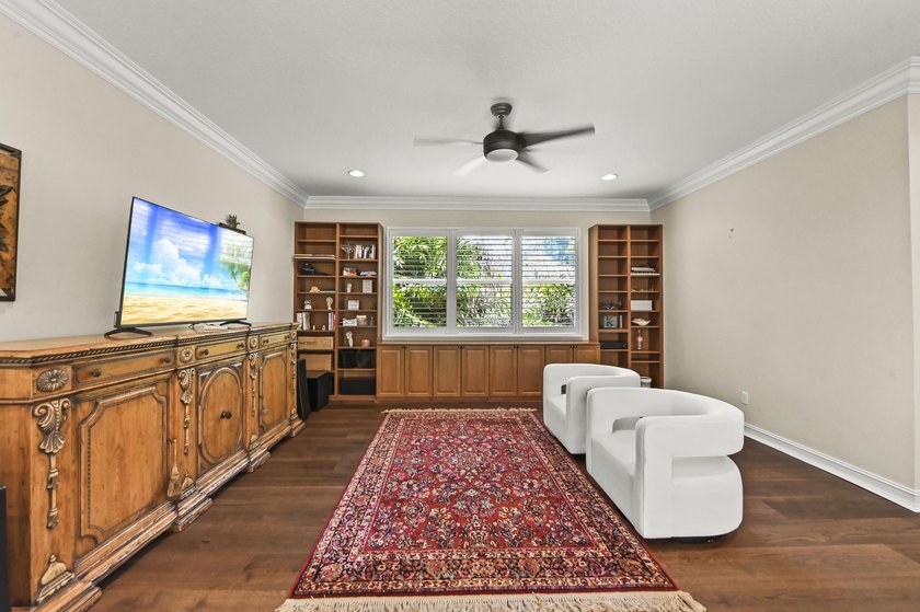 Welcome to this exceptional two-story estate in the exclusive - photo 38