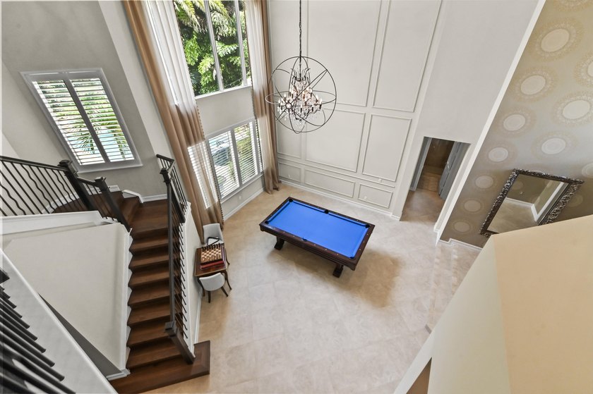 Welcome to this exceptional two-story estate in the exclusive - photo 40
