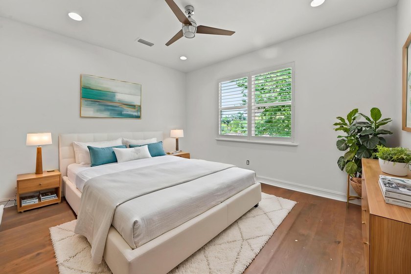 Welcome to this exceptional two-story estate in the exclusive - photo 49