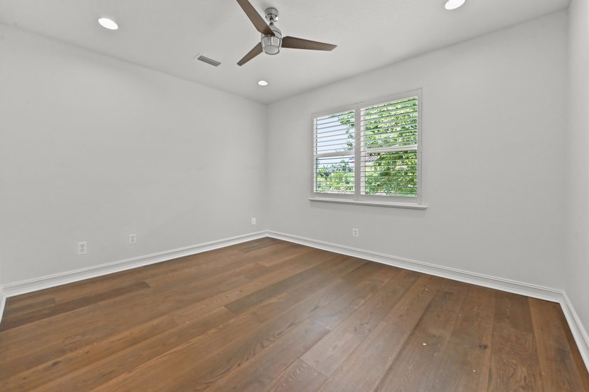 Welcome to this exceptional two-story estate in the exclusive - photo 50