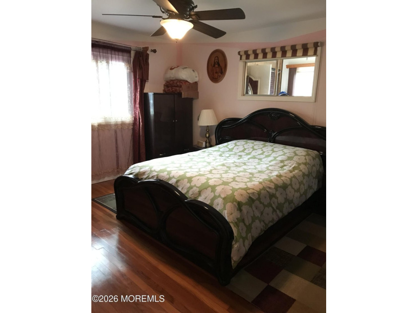 Pride of ownership abounds in this lovingly maintained 2 bedroom - photo 17