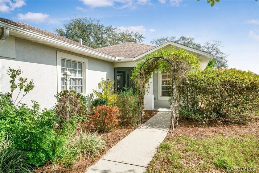 This stunning 3-bedroom, 2-bathroom home in the desirable Citrus - photo 3