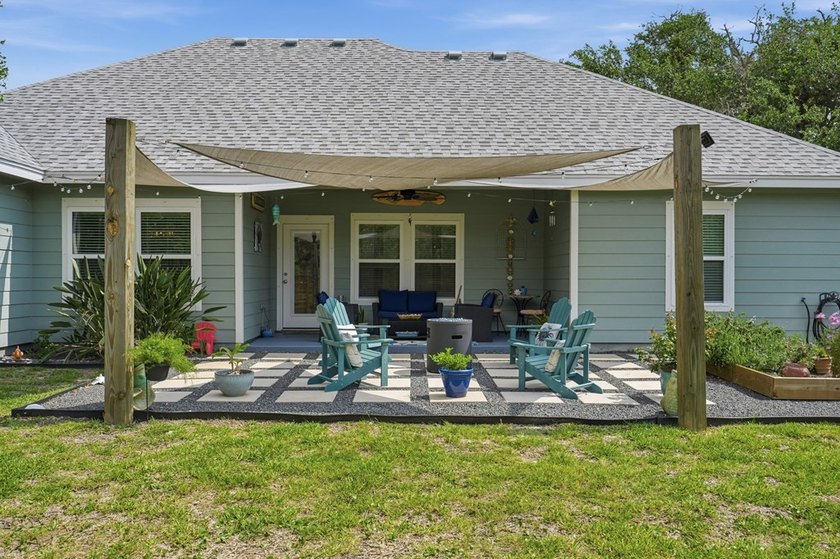 This beautifully maintained home has plenty to offer, including - photo 35
