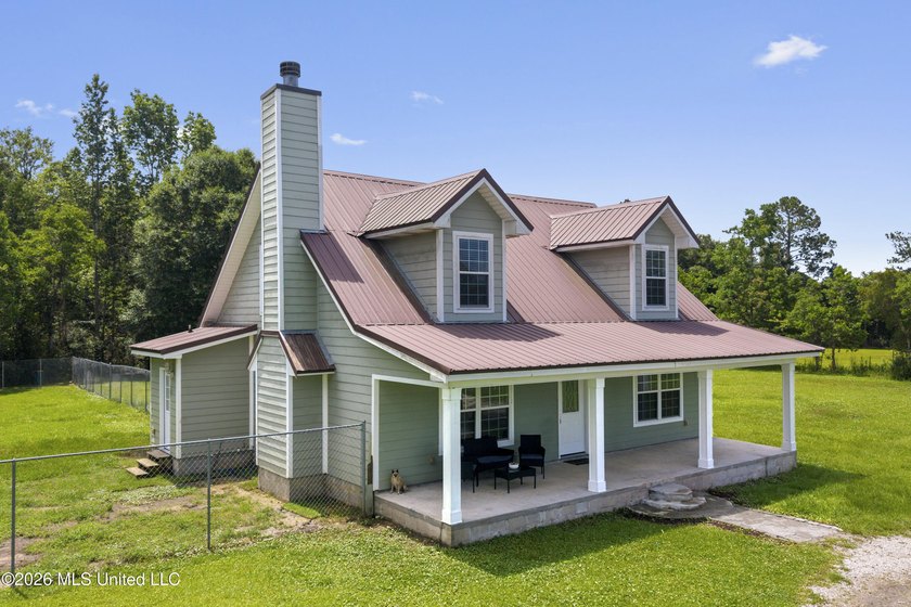Precious home situated on 1.8 acres in the highly desirable - photo 4