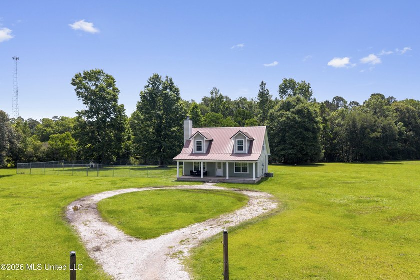 Precious home situated on 1.8 acres in the highly desirable - photo 7