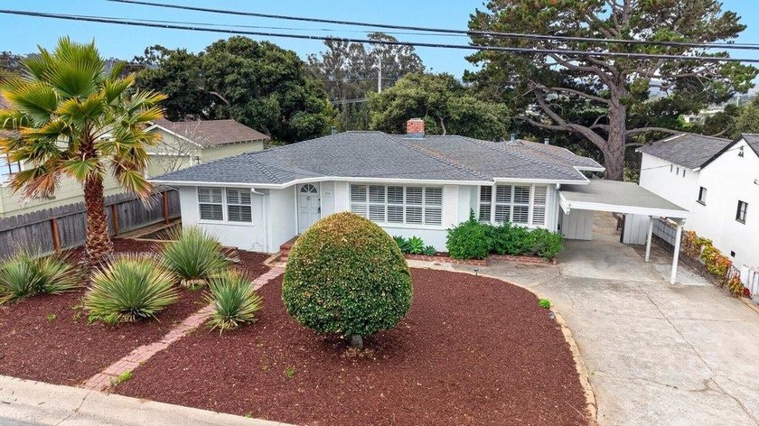 Welcome to this well-maintained 3-bedroom, 2-bath home offering - photo 16