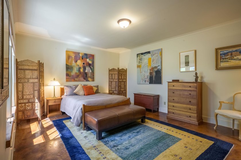 OPEN, LIGHT-FILLED SINGLE-LEVEL CONDOMINIUM IN THE HIGHLY - photo 16