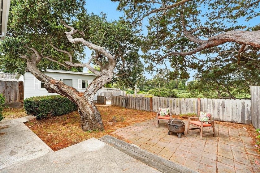 Welcome to this well-maintained 3-bedroom, 2-bath home offering - photo 22