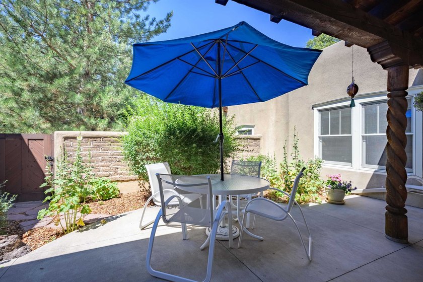 OPEN, LIGHT-FILLED SINGLE-LEVEL CONDOMINIUM IN THE HIGHLY - photo 25