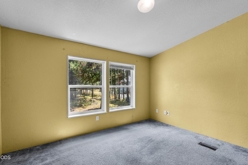Discover the potential of this property in the desirable Oregon - photo 31