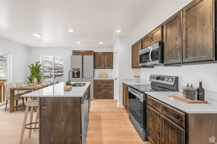 Move in ready! Brand new townhome! Preferred lender incentive - photo 3