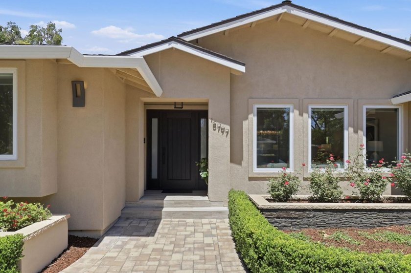 Nestled in the highly sought-after Saratoga Woods neighborhood - photo 4