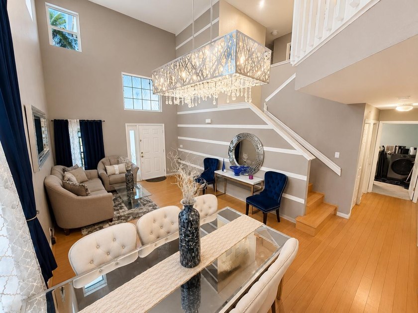 Welcome to this beautifully maintained 3-bedroom, 2.5-bath home - photo 10