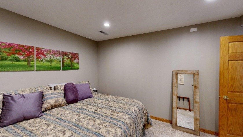 Exquisitely maintained ranch-style home. SOLD - photo 8