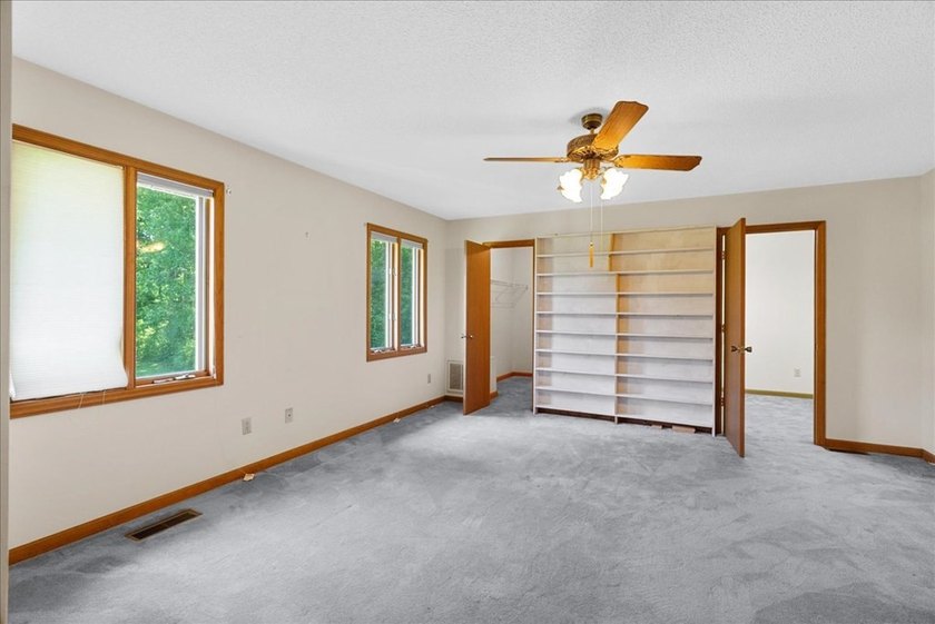 Beautiful home featuring 4 oversized bedrooms and 3.5 baths - photo 26