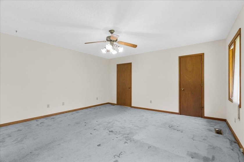 Beautiful home featuring 4 oversized bedrooms and 3.5 baths - photo 29
