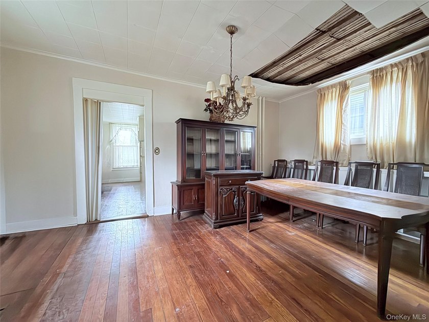 Set on approximately 0.20 acres in a desirable Larchmont - photo 12