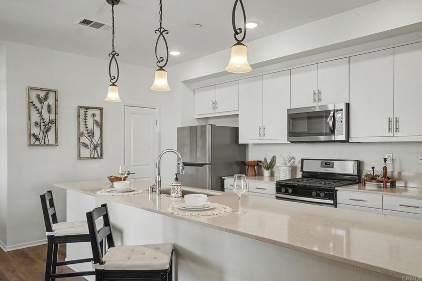 Refreshed &amp; Move-In Ready in Playa Del Sol!Step into this - photo 16