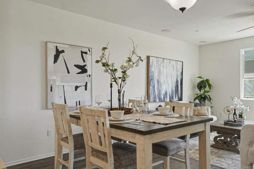 Refreshed &amp; Move-In Ready in Playa Del Sol!Step into this - photo 17