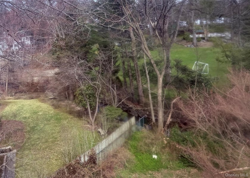Set on approximately 0.20 acres in a desirable Larchmont - photo 22
