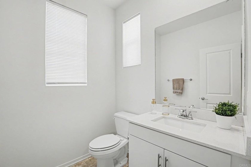 Refreshed &amp; Move-In Ready in Playa Del Sol!Step into this - photo 22