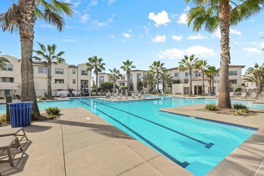 Refreshed &amp; Move-In Ready in Playa Del Sol!Step into this - photo 32