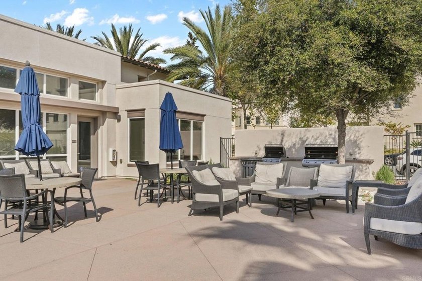 Refreshed &amp; Move-In Ready in Playa Del Sol!Step into this - photo 41