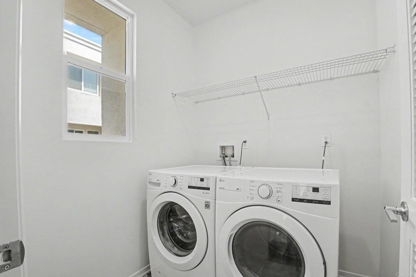 Refreshed &amp; Move-In Ready in Playa Del Sol!Step into this - photo 48