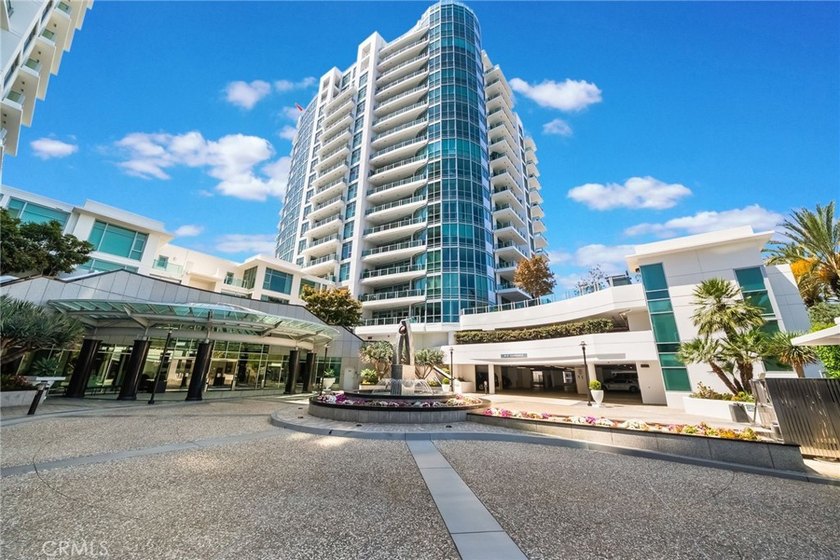 Luxury high-rise living at its finest in the prestigious Marquee - photo 2