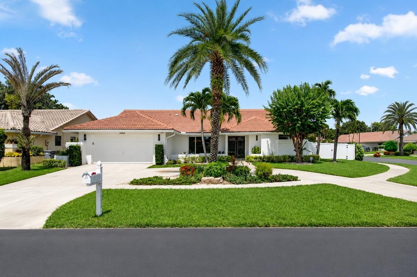 Welcome to Boca Raton's best-kept secret: The Estates Boca Lyons - photo 2