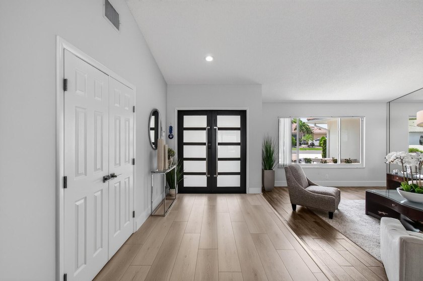 Welcome to Boca Raton's best-kept secret: The Estates Boca Lyons - photo 6