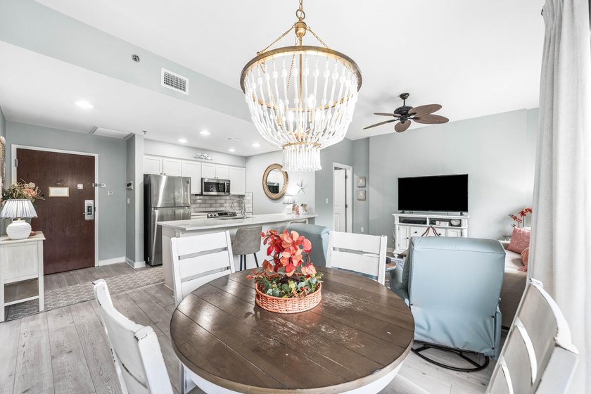 Rarely available in Luau I, this beautifully updated corner-unit - photo 11