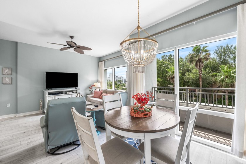 Rarely available in Luau I, this beautifully updated corner-unit - photo 20