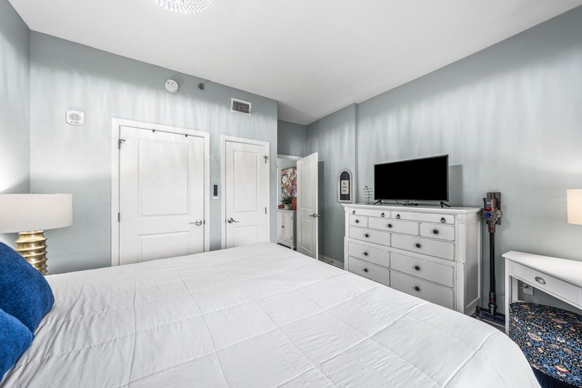Rarely available in Luau I, this beautifully updated corner-unit - photo 24