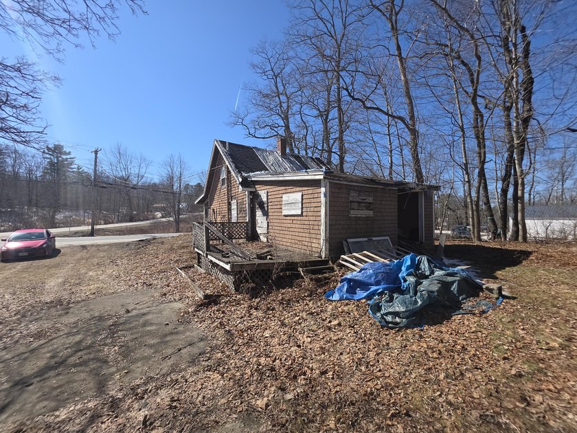 HOME IS CONDEMNED. Has a garage see city code office for what - photo 5