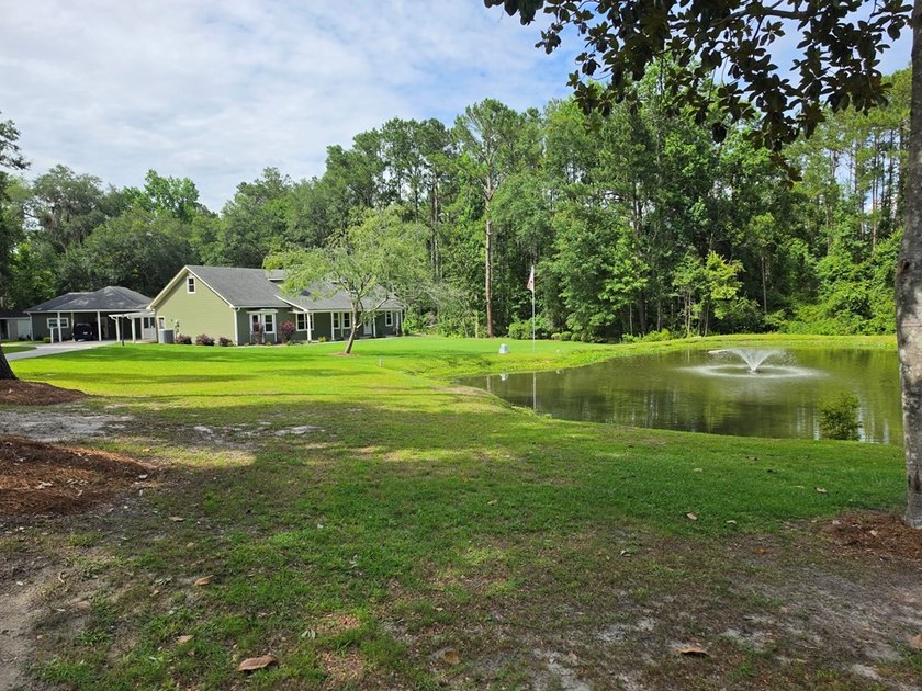 Welcome home to your own private oasis. Nestled in a quiet, cozy - photo 3