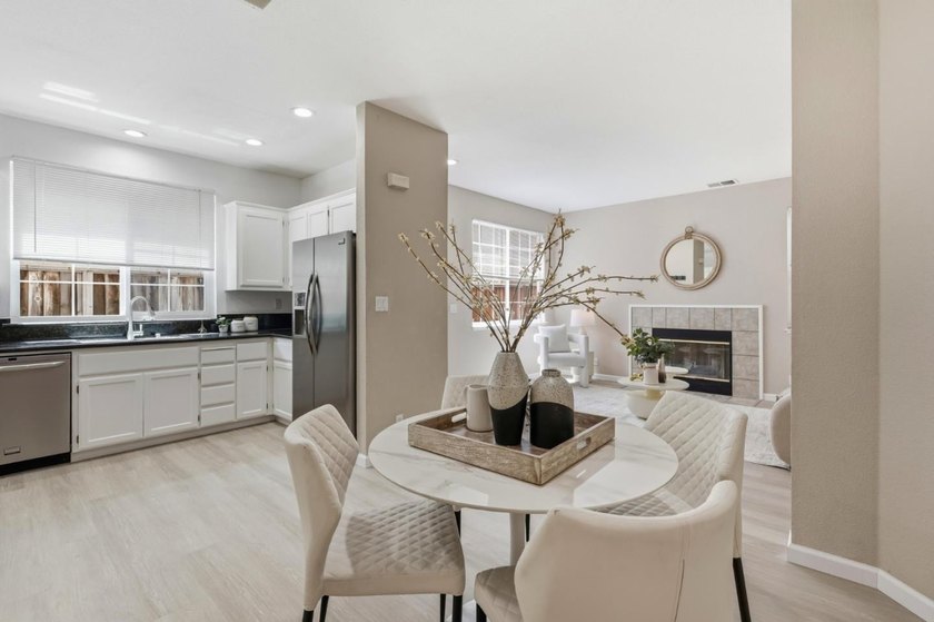 Welcome to this beautifully updated 3-bedroom, 2.5-bath - photo 6