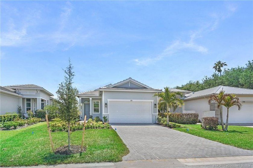 Move-in ready, NEW construction by TRUST HOMES. This 3/2/2/ lake - photo 2